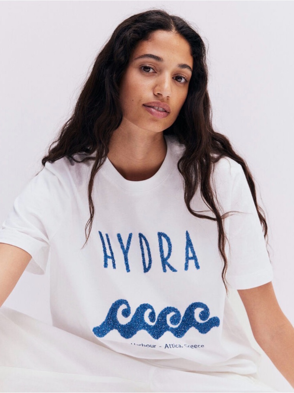 🩷 H&M White Sparkly Beaded Hydra Crewneck Tee with Blue Beaded design size M🩷